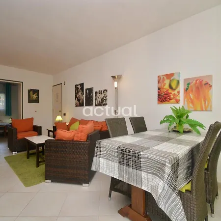 Politur J-18 Апартаменти